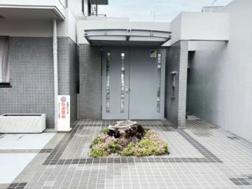 エントランス(2025年12月)